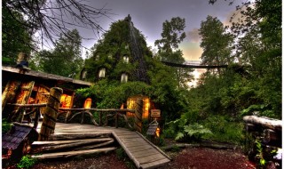 hotelli-tulivuori-sketsi-montana-magica