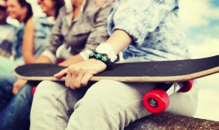 longboard_kaatui_sketsi