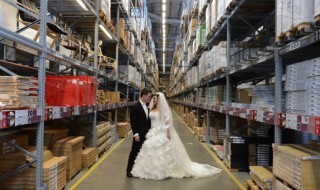 ikea häät hauska pariskunta morsian sulhanen