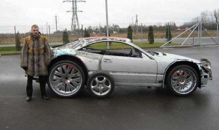 mies-tuunasi-auton-uretaanivaahto-sketsi-romuauto-luksus