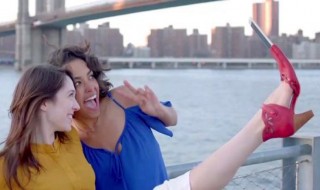 selfie-kenkä-sketsi