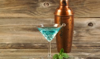 vodka-sketsi-drinkki-sininen