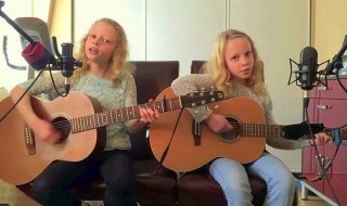 abby-ja-sarah-im-yours-sketsi-musiikki