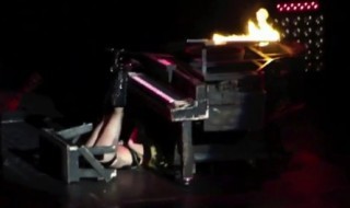 ladygaga-sketsi-lava-moka