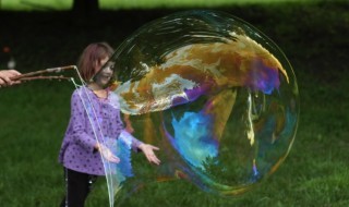 jätti-saippuakuplat-resepti-tee-se-itse-diy-sketsi