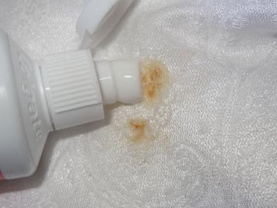 vinkki: puhdista tahroja hammastahnallahna 2