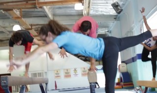 aikuiset ensimmäisellä voimistelutunnilla