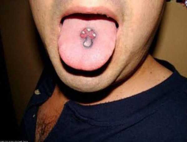 ridiculous-tongue-tattoos-12