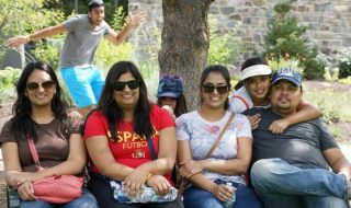 taustalla-tapahtuu-katso-valokuvat