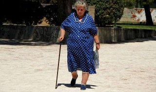 old-woman-g463862ea4_640